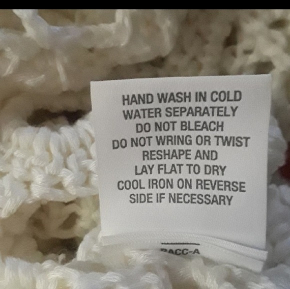 Pretty knitted top. - Picture 4 of 5